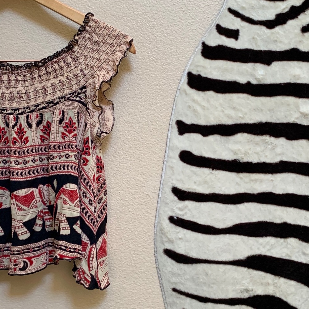 BAND OF GYPSIES Crop Top